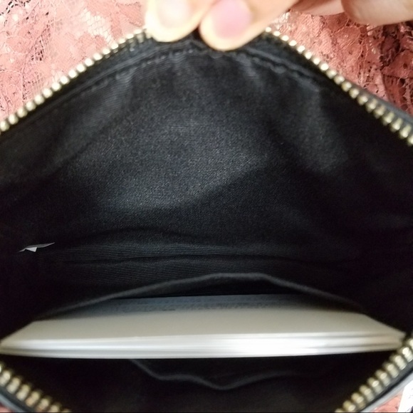 NWT COACH SIGNATURE PVC LEATHER BLACK WRISLET - Picture 4 of 6